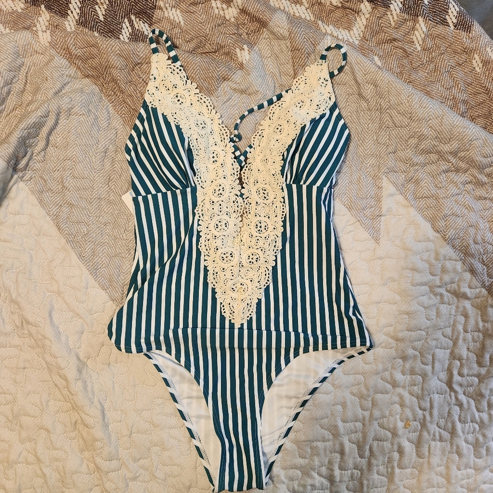 Cupshe 1 piece womens medium green